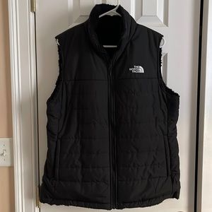 Reversible puffy vest